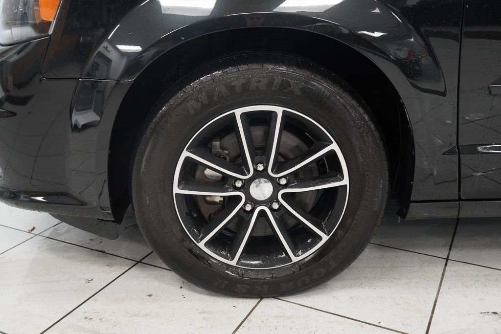 Used 2017 Dodge Grand Caravan SE image 17