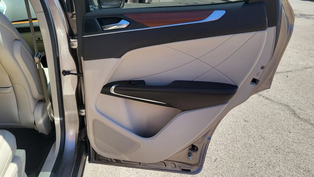 Used 2019 Lincoln MKC Select w/ MKC Climate Package FWD image 20