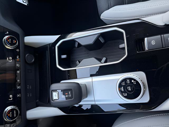 New 2026 Mitsubishi Outlander SE FWD image 22