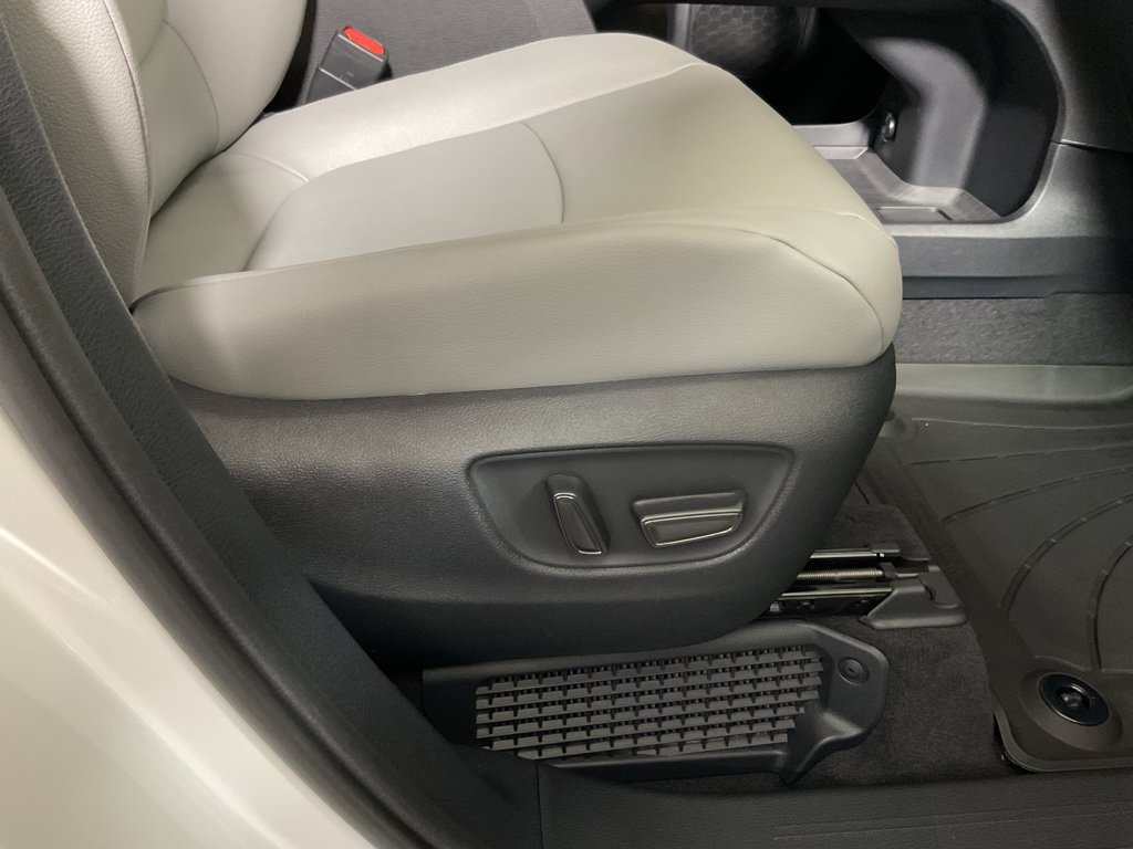 New 2026 Toyota Sienna XLE FWD image 39