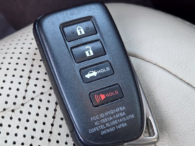 Used 2016 Lexus ES 350 w/ Luxury Package w/Wood Trim FWD image 38