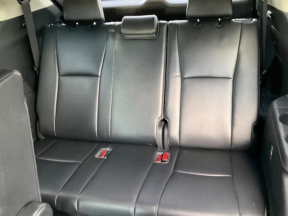 Used 2023 Toyota Highlander XLE image 32