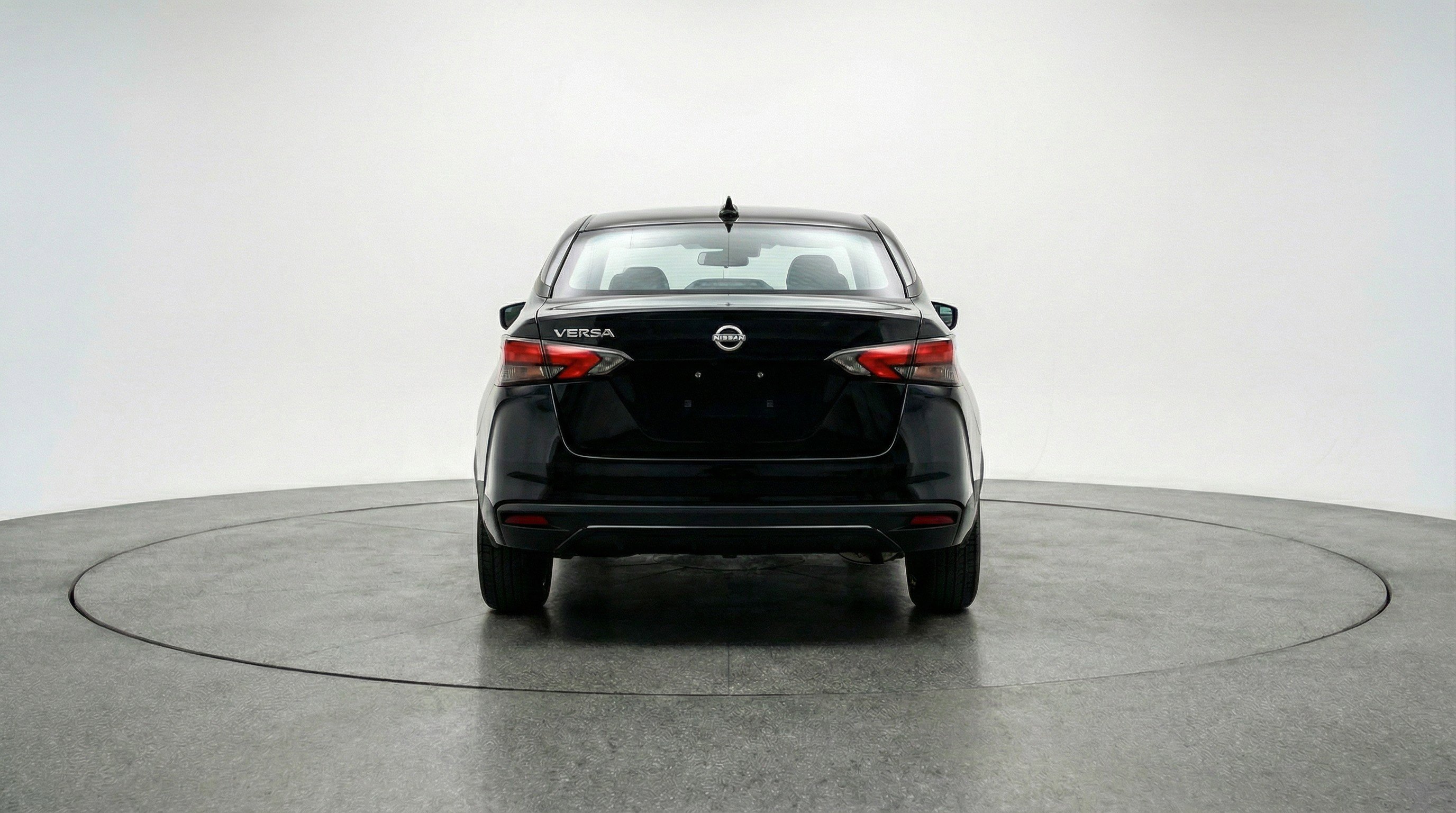 Used 2025 Nissan Versa SV image 7