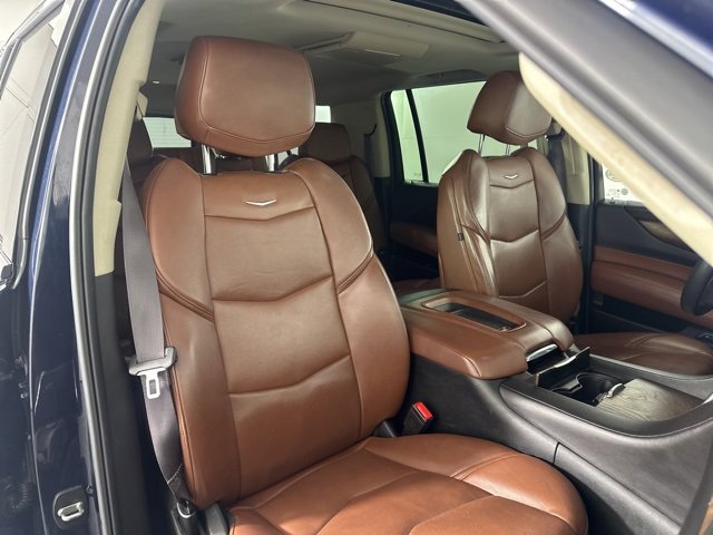 Used 2017 Cadillac Escalade ESV Luxury image 13