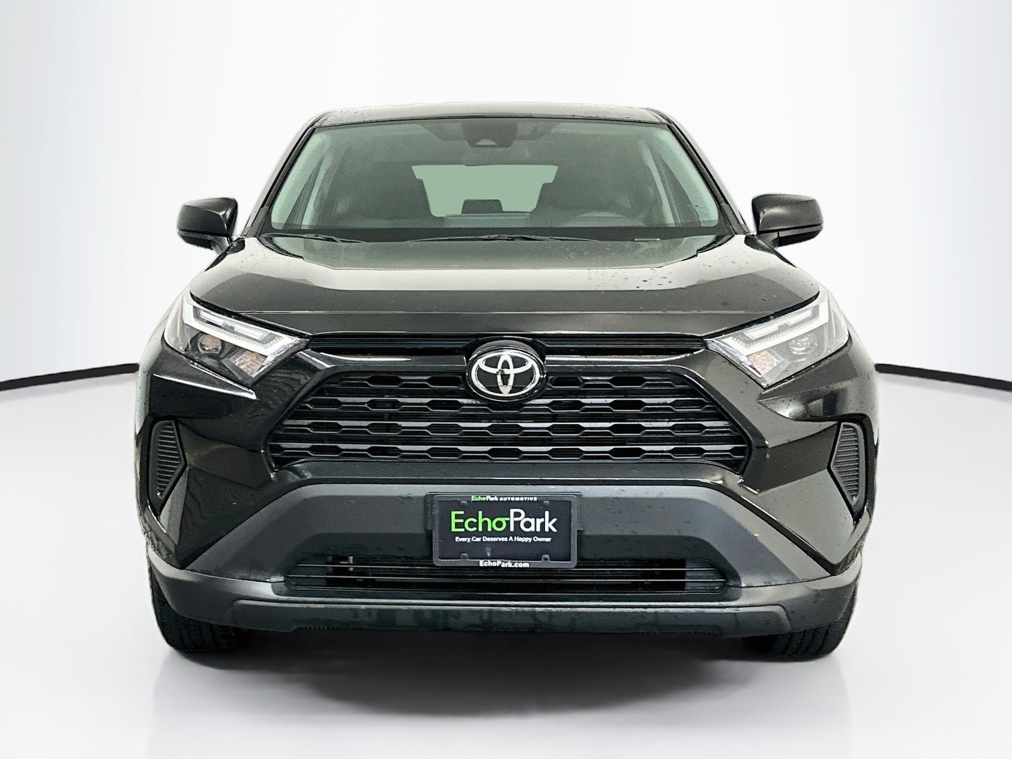 Used 2025 Toyota RAV4 LE AWD/4WD image 2