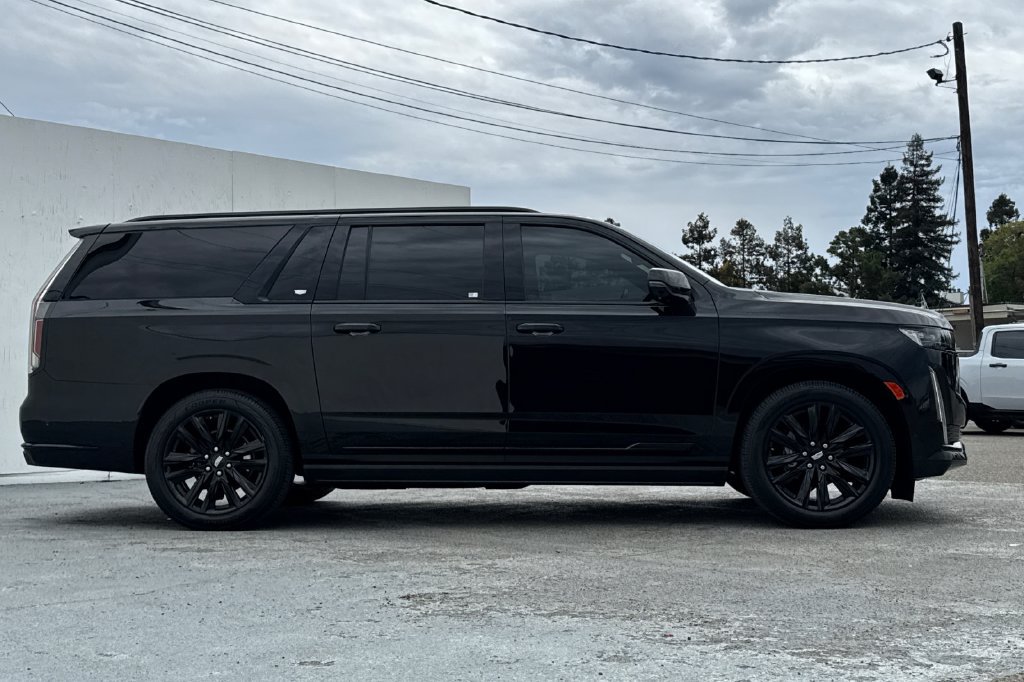 Used 2022 Cadillac Escalade ESV Sport w/ Touring Package AWD/4WD image 2