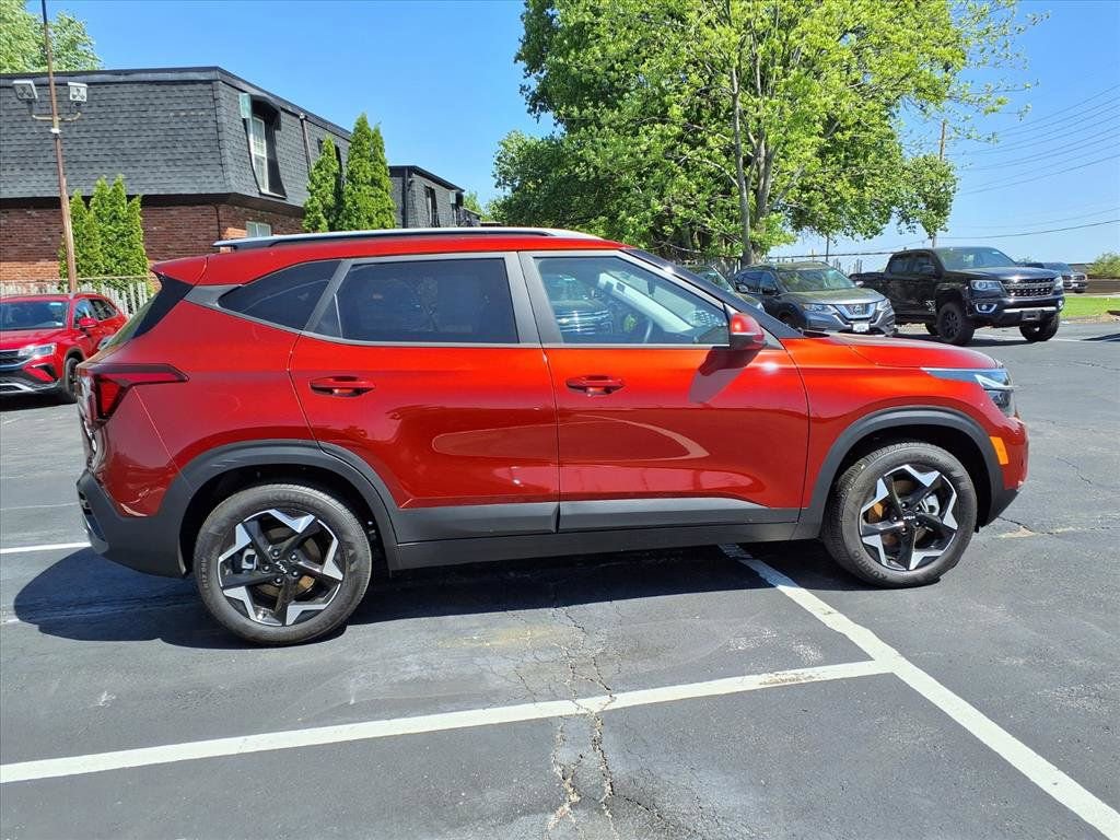 Used 2025 Kia Seltos S AWD/4WD image 29
