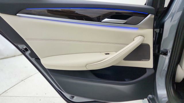 Used 2023 BMW 540i w/ M Sport Package image 31
