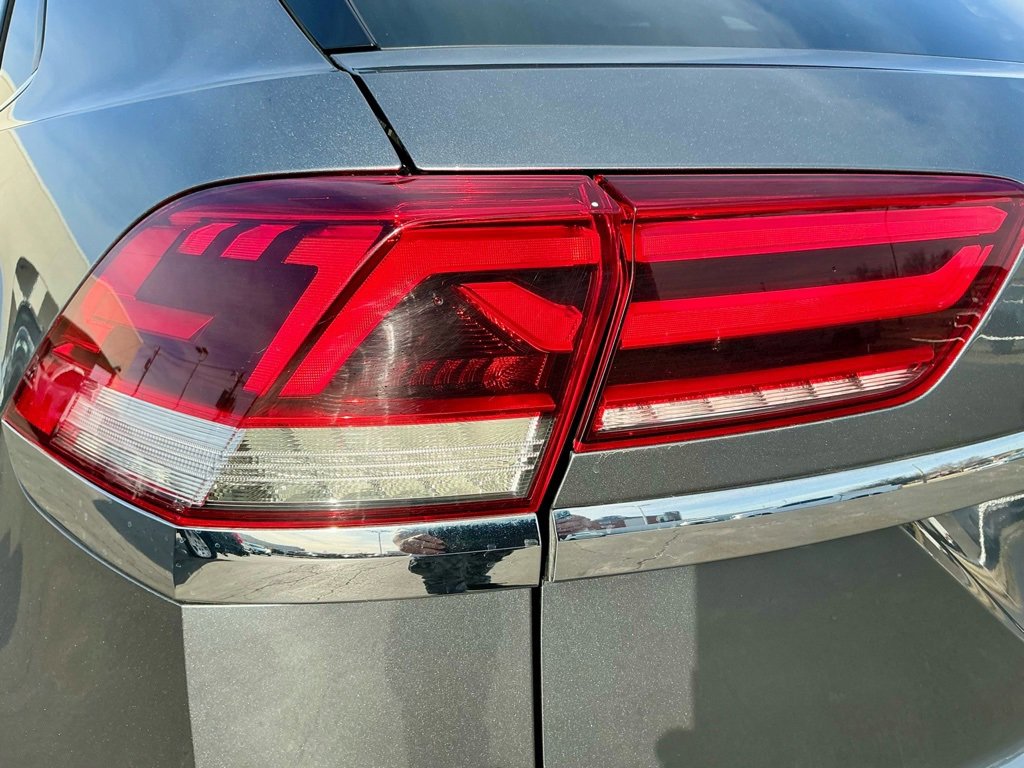 Used 2020 Volkswagen Atlas Cross Sport SE w/ Towing Package image 14