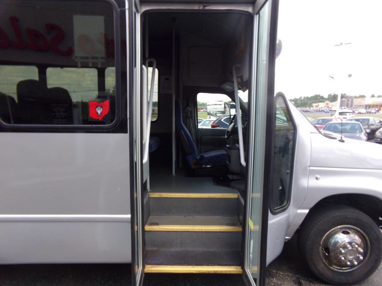 Used 2012 Ford E-450 and Econoline 450 Super Duty w/ Shuttle Bus Prep Pkg image 9