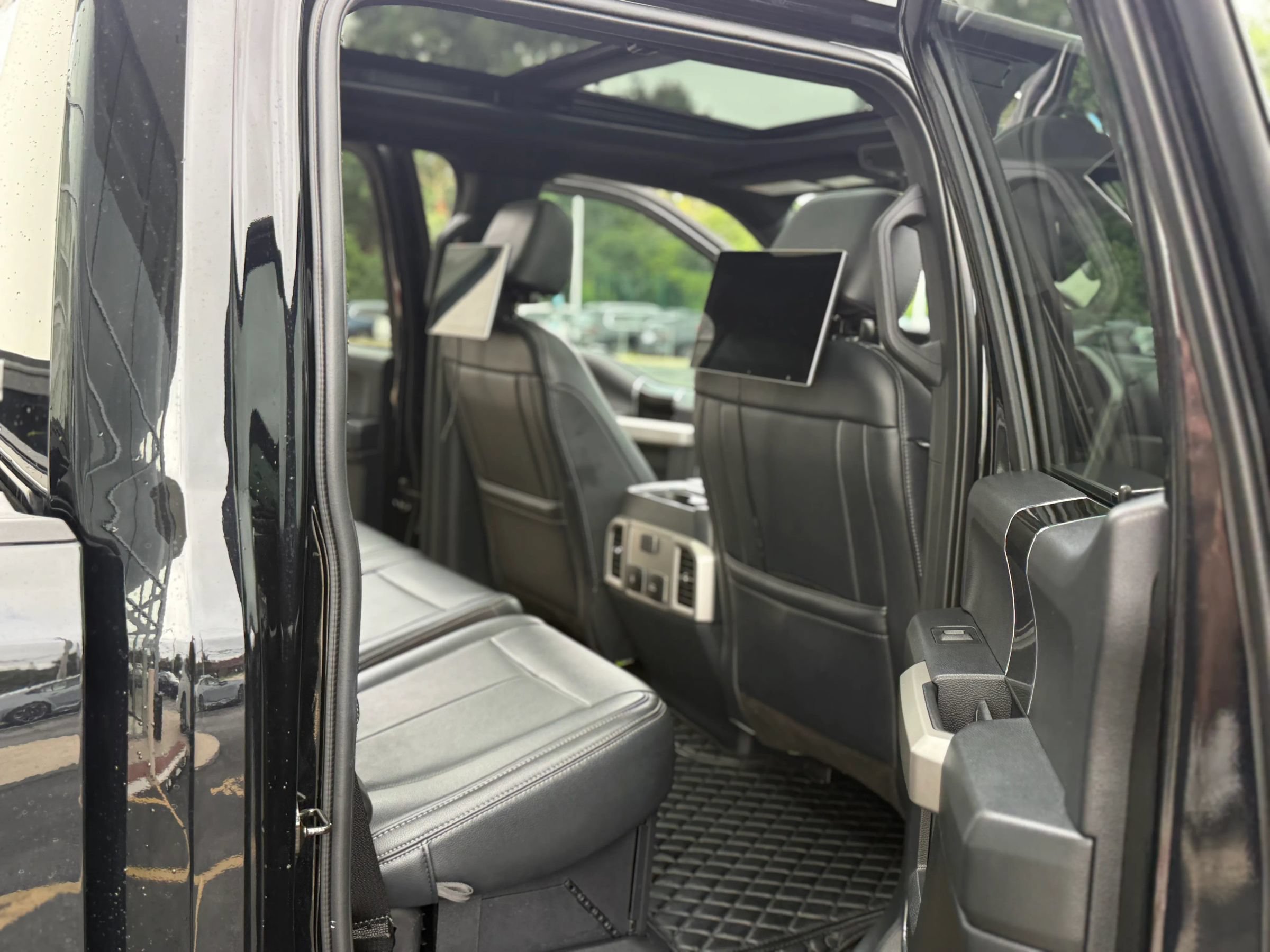 Used 2022 Ford F250 Lariat w/ Lariat Ultimate Package AWD/4WD image 19