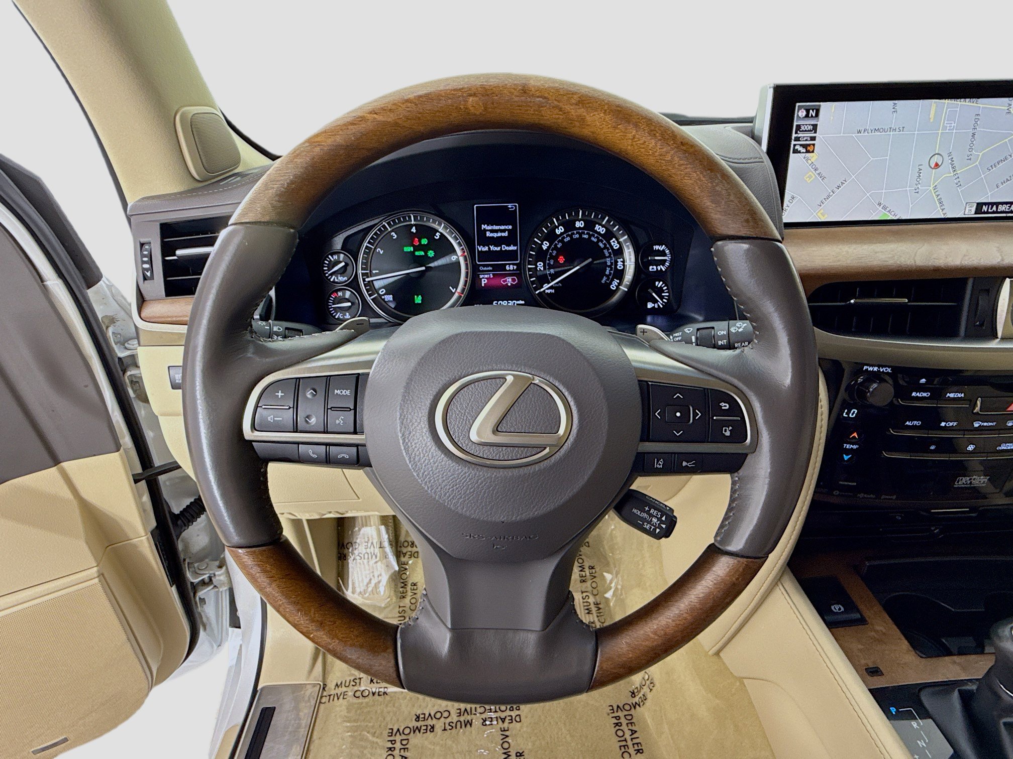 Used 2020 Lexus LX 570 4WD w/ 3rd Row & Luxury Pkg image 11