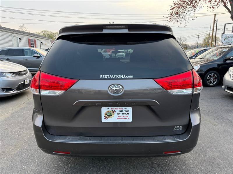 Used 2011 Toyota Sienna XLE AWD/4WD image 7