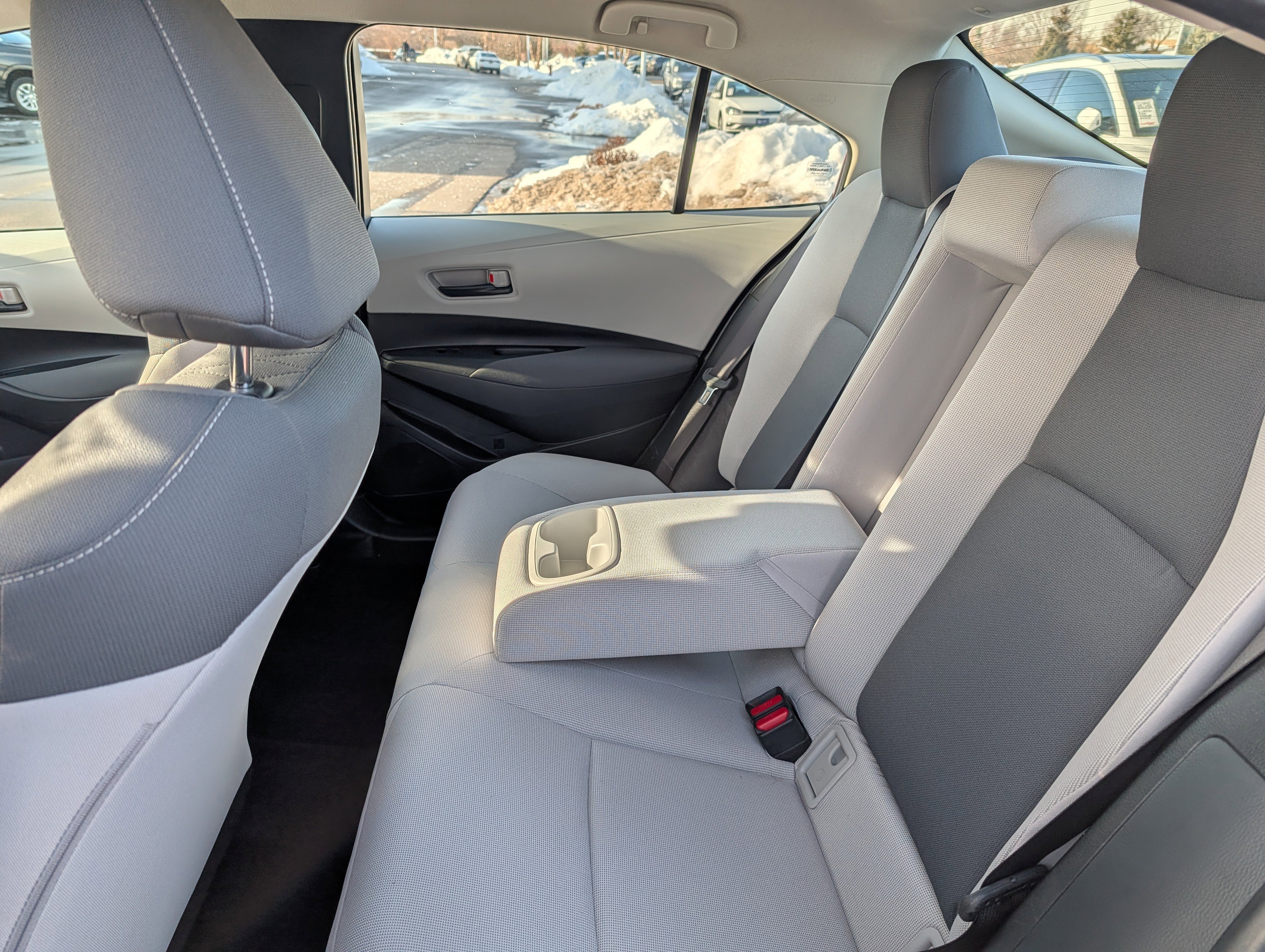 Used 2022 Toyota Corolla LE image 29