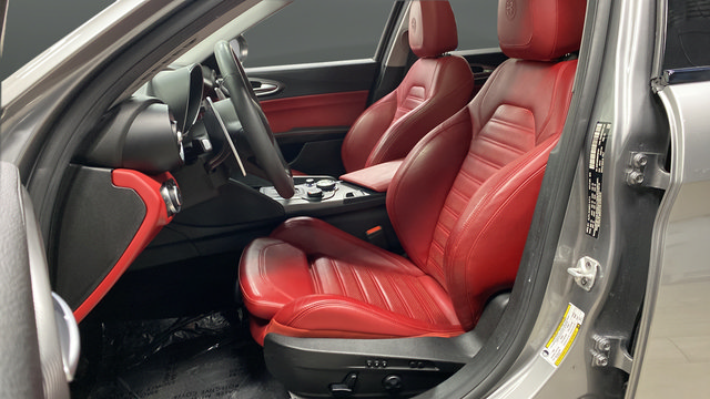 Used 2019 Alfa Romeo Giulia Ti Sport w/ Quick Order Package 22U Sport RWD image 9