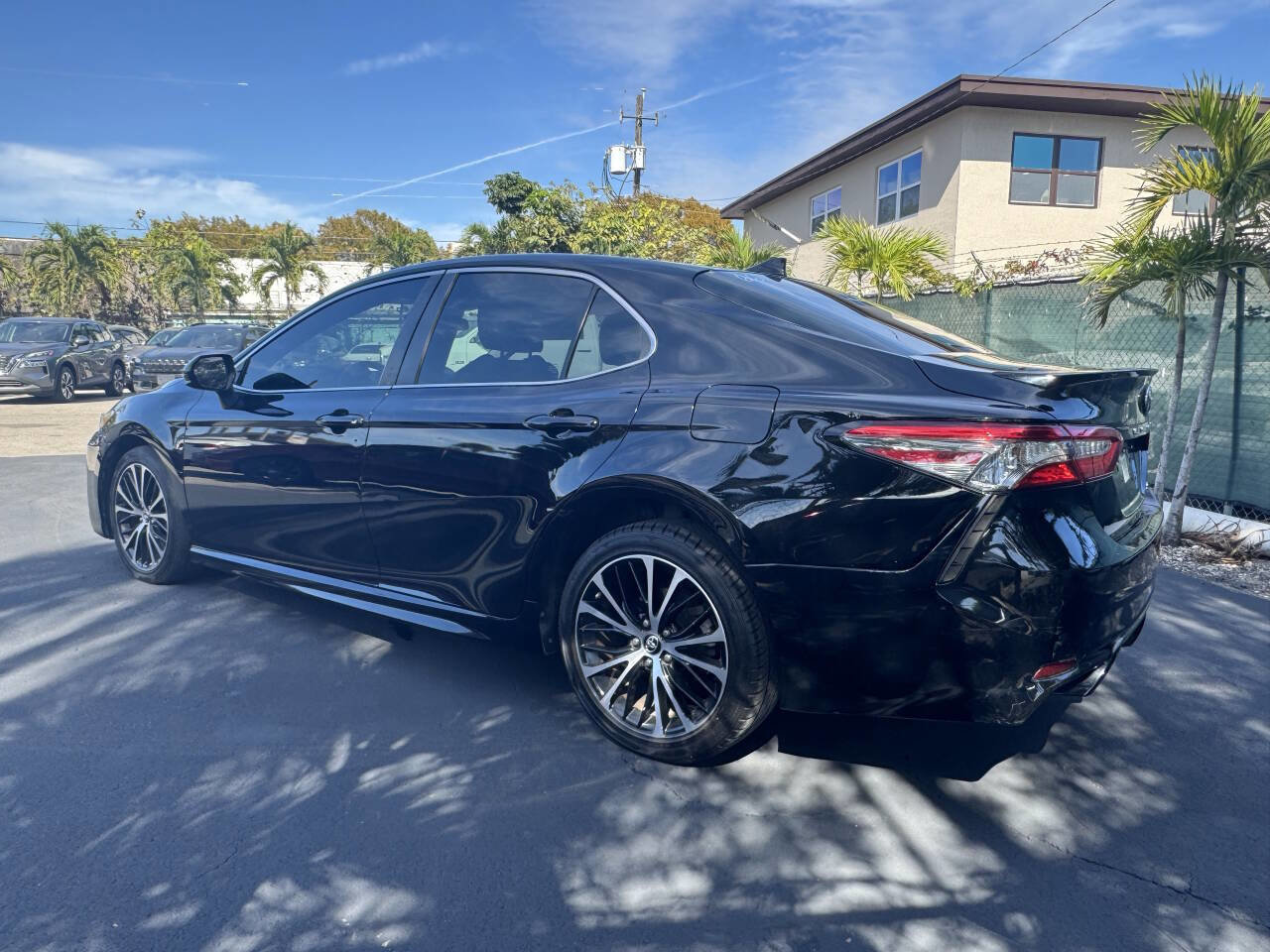 Used 2019 Toyota Camry SE image 7