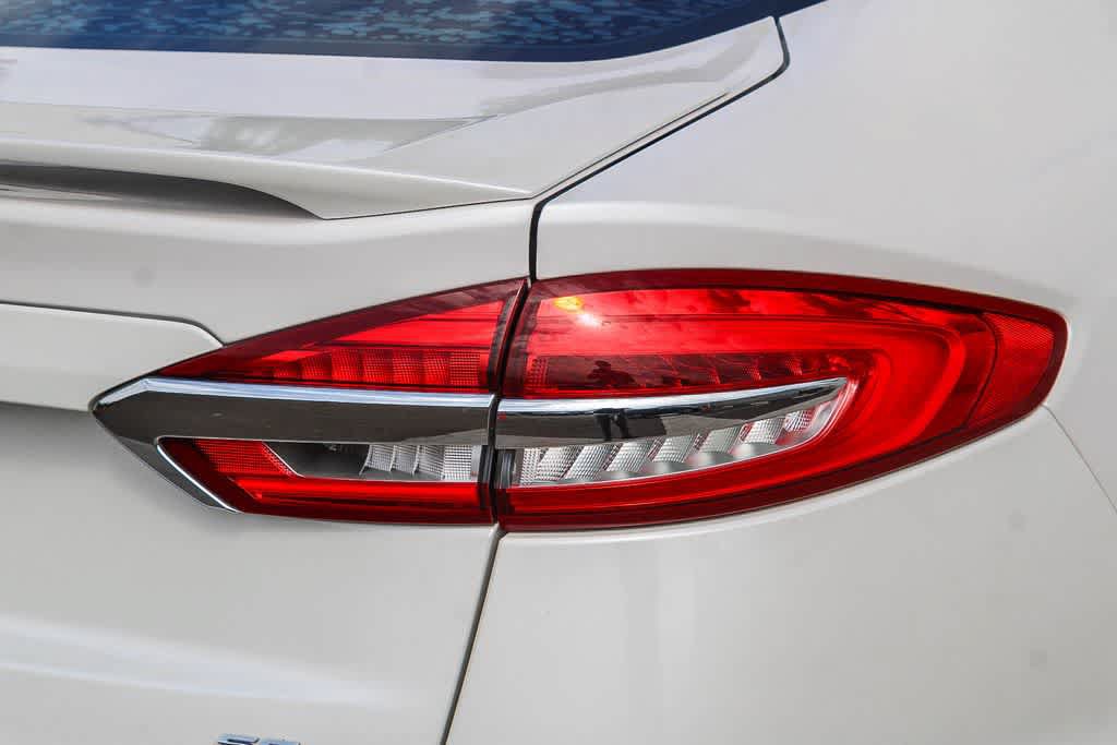 Used 2020 Ford Fusion SE w/ Equipment Group 151A FWD image 6