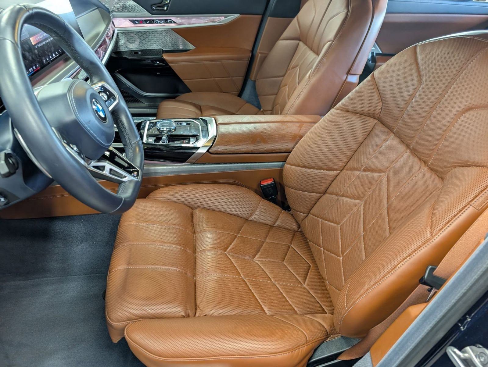 Used 2023 BMW 760i xDrive image 5