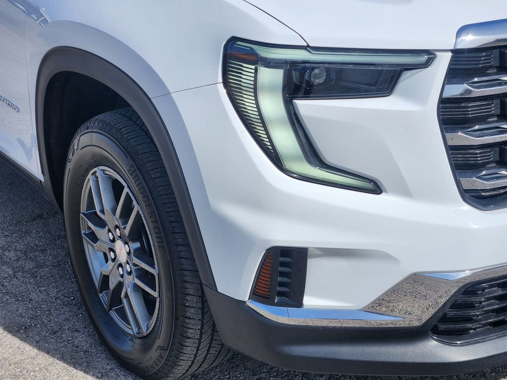 Used 2025 GMC Acadia Elevation image 9