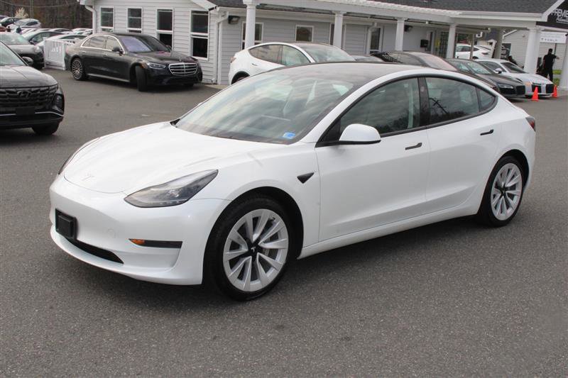 Used 2023 Tesla Model 3 Standard Range image 3