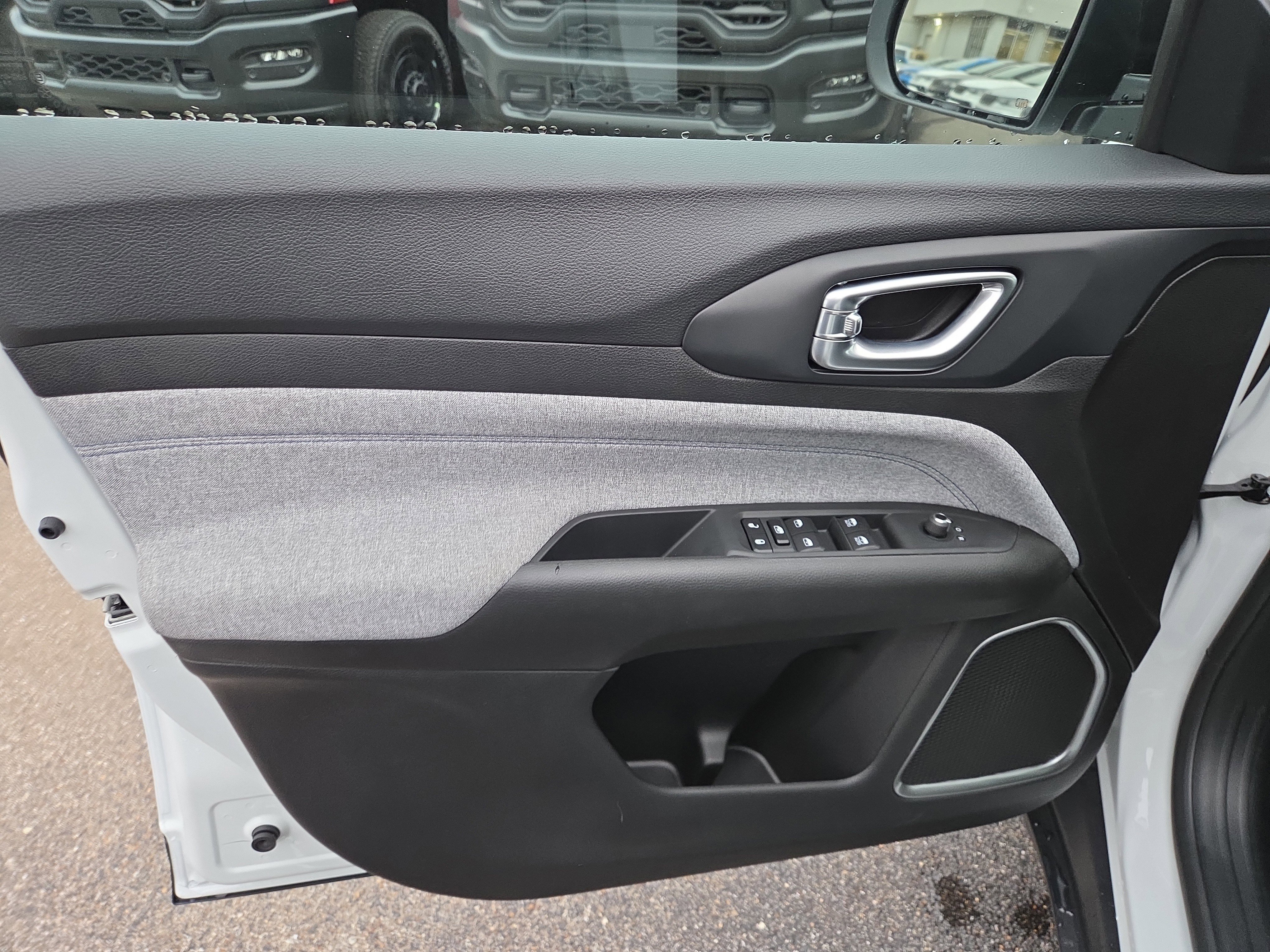 New 2026 Jeep Compass Latitude image 5