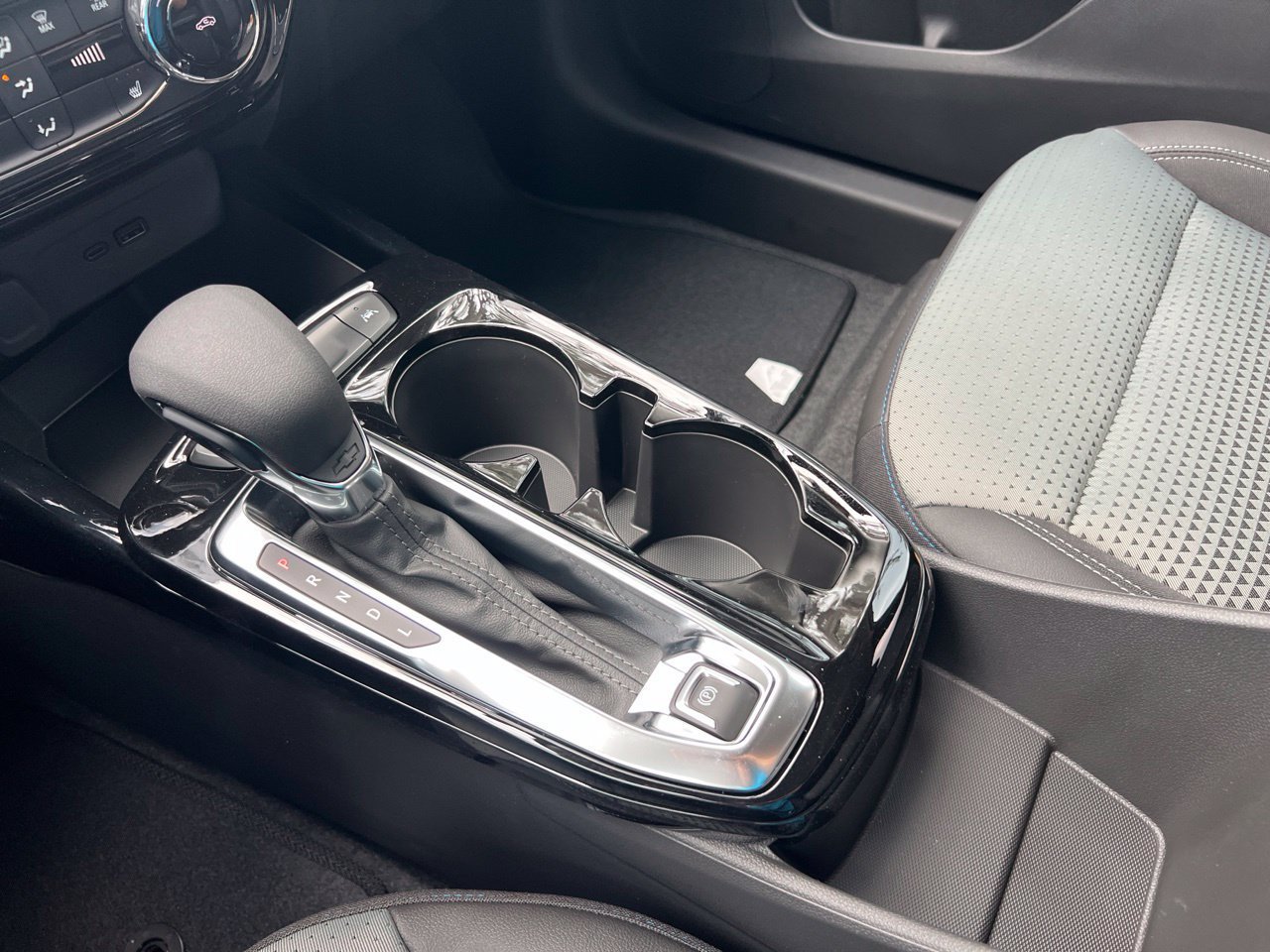 New 2026 Chevrolet Trax LT w/ LT Convenience Package FWD image 24