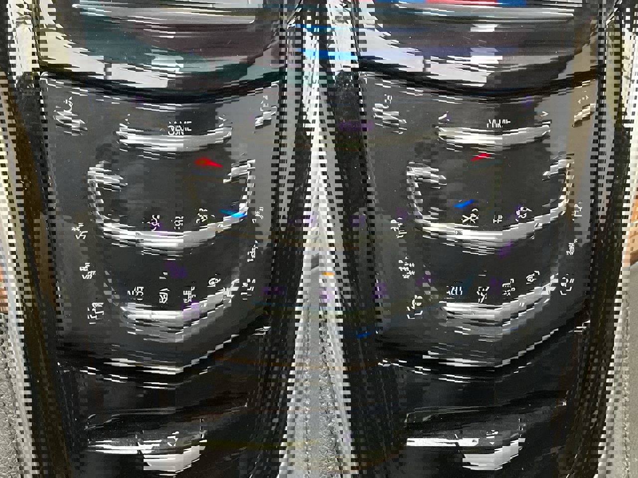 Used 2019 Cadillac Escalade ESV Premium Luxury image 25