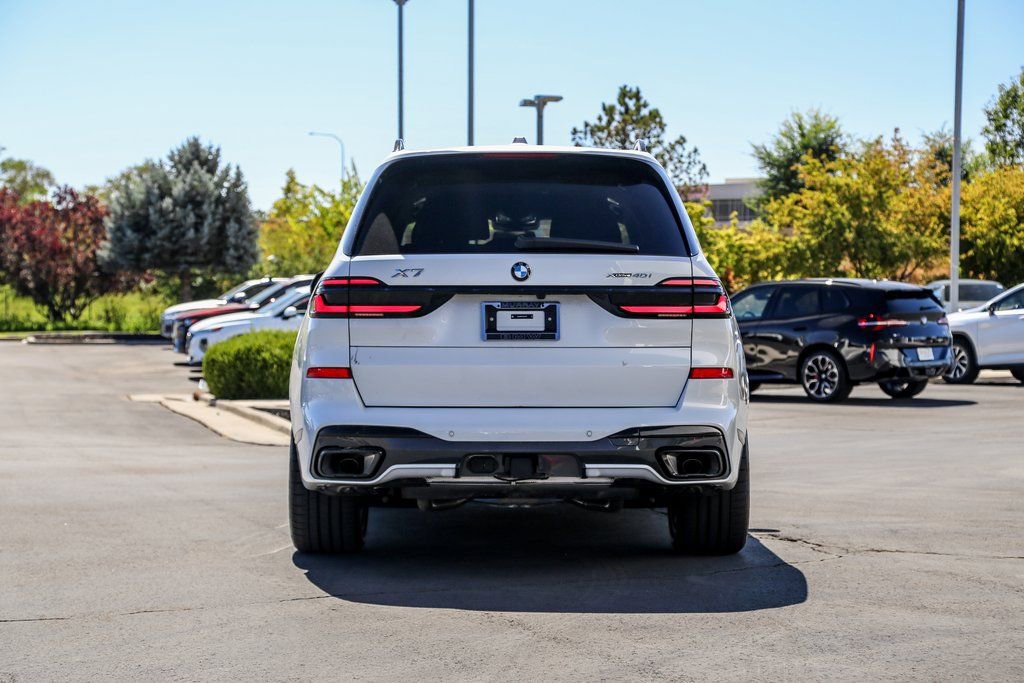 Used 2026 BMW X7 xDrive40i w/ Executive Package AWD/4WD image 4
