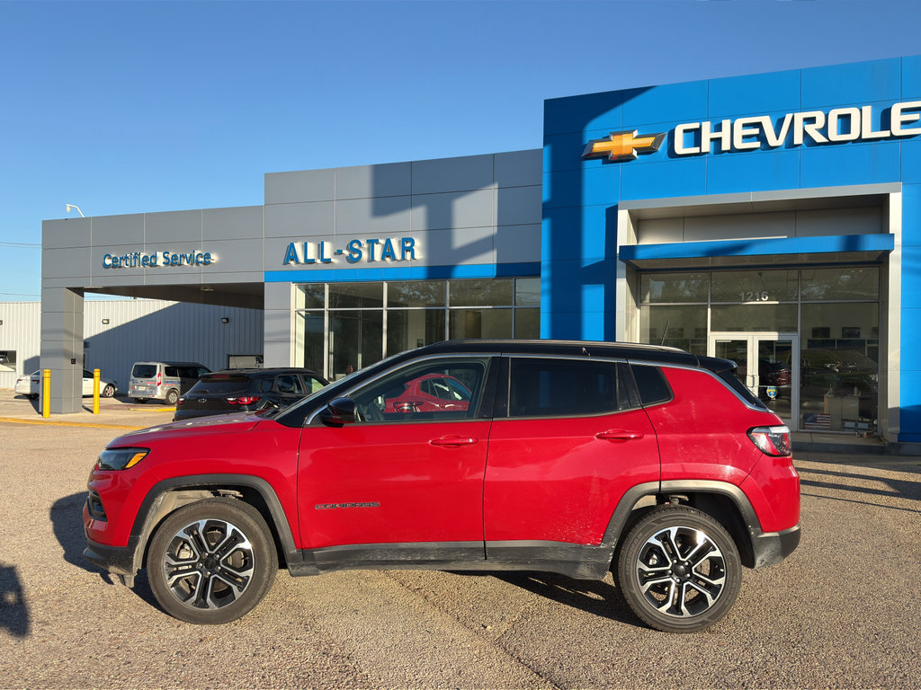 Used 2024 Jeep Compass Limited AWD/4WD image 2