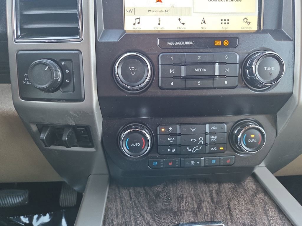 Used 2019 Ford F250 Lariat w/ Chrome Package image 21