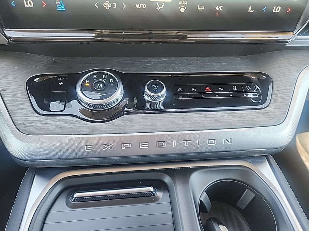 Used 2025 Ford Expedition Max Platinum AWD/4WD image 19
