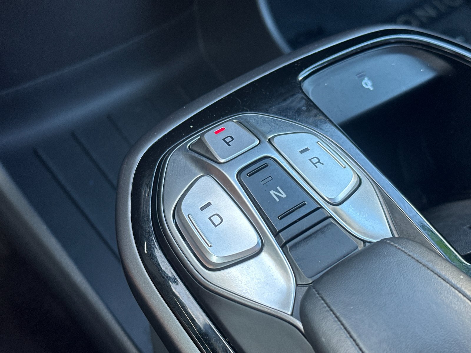 Used 2020 Hyundai Ioniq Limited FWD image 22