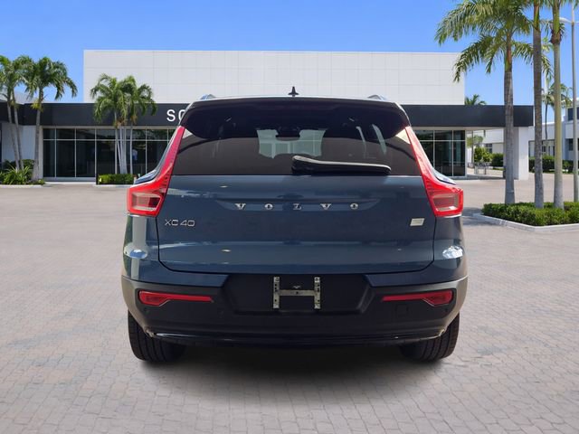 Used 2023 Volvo XC40 Recharge Plus image 6