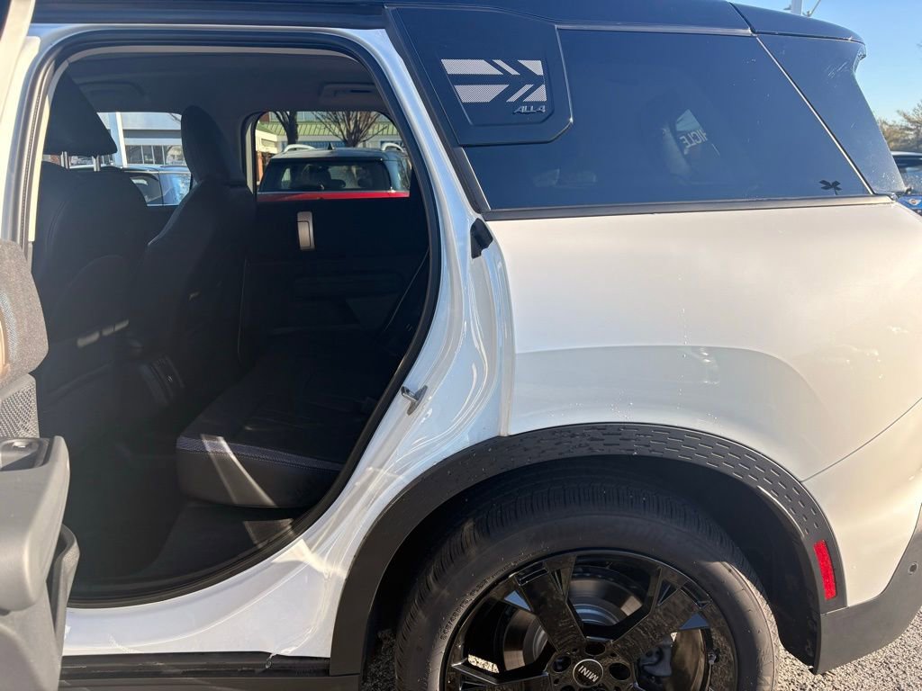 Used 2025 MINI Cooper Countryman S w/ Comfort Package Max image 12