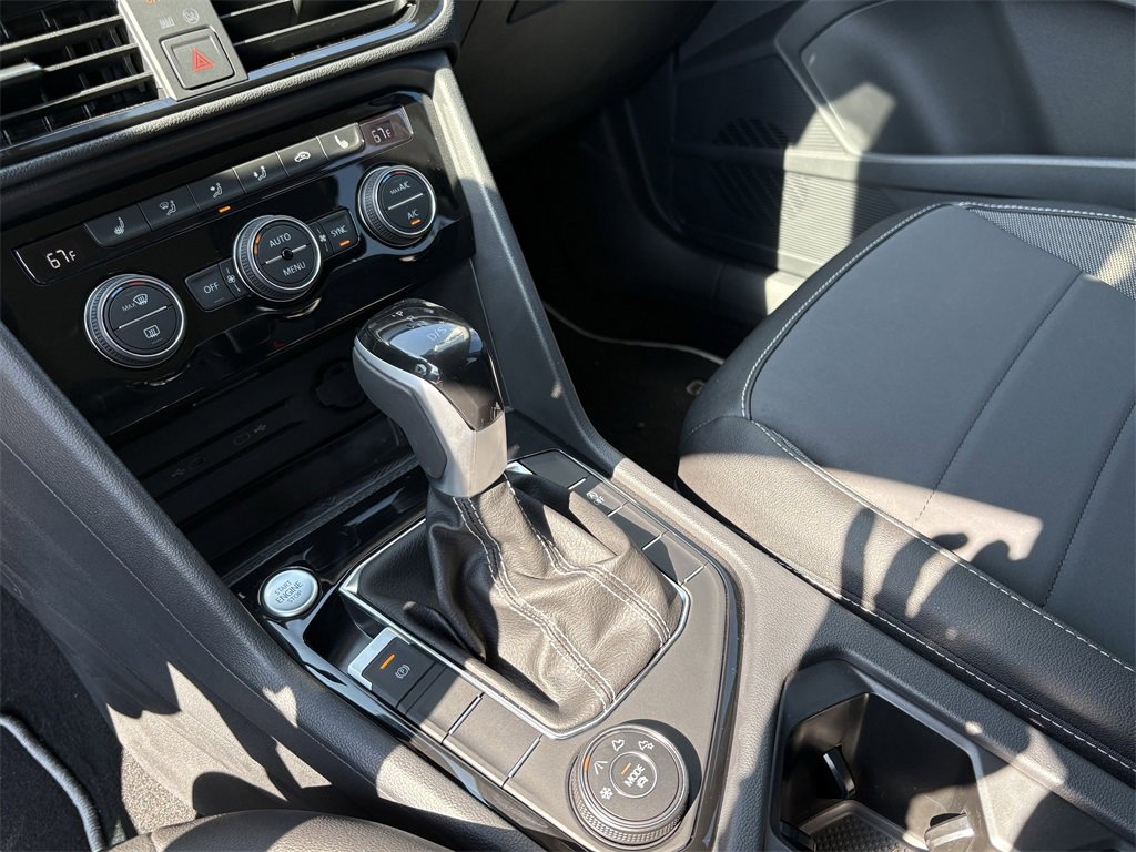 Used 2024 Volkswagen Taos SE image 21