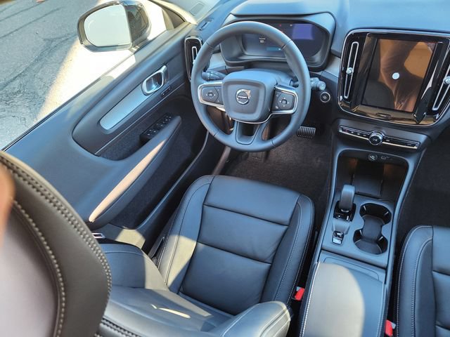 New 2026 Volvo XC40 B5 Core AWD/4WD image 10