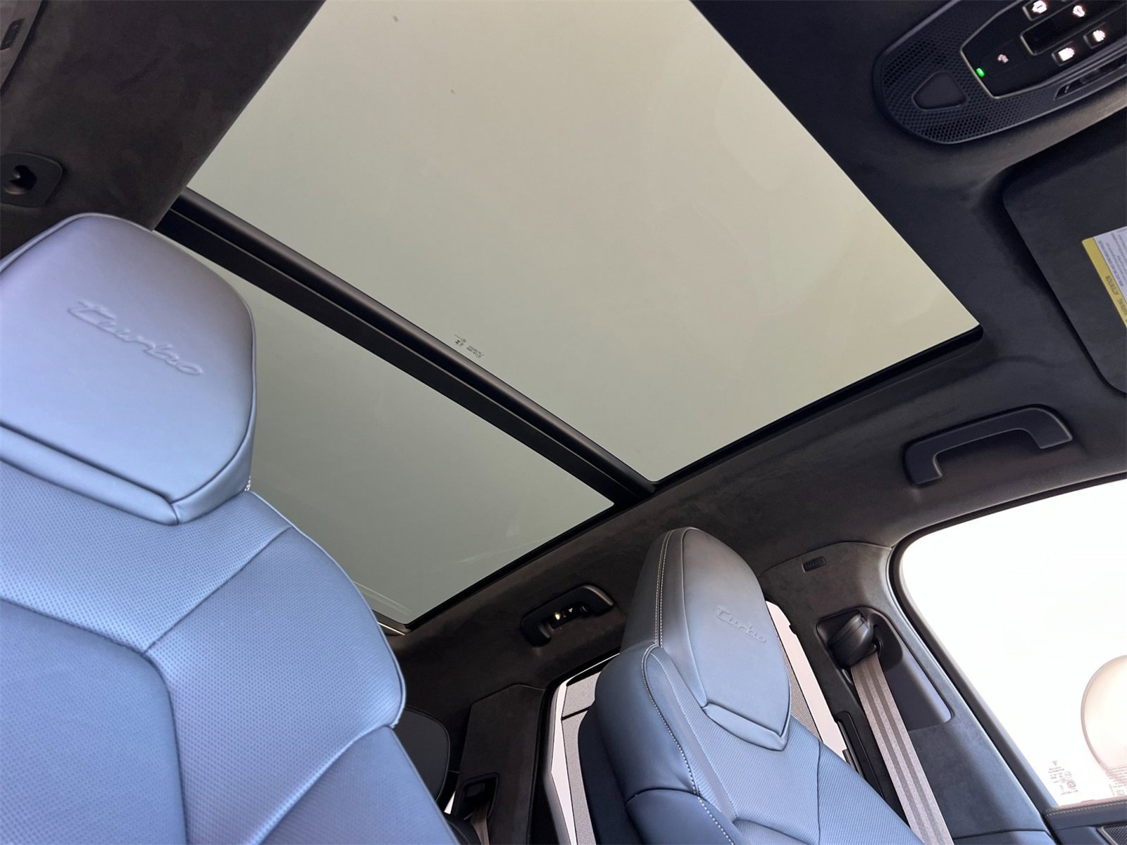 New 2025 Porsche Cayenne Turbo image 19