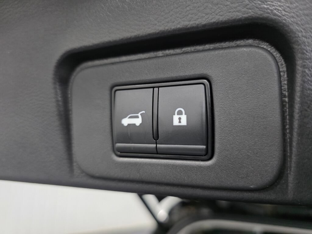 Used 2023 Nissan Rogue SL AWD/4WD image 17