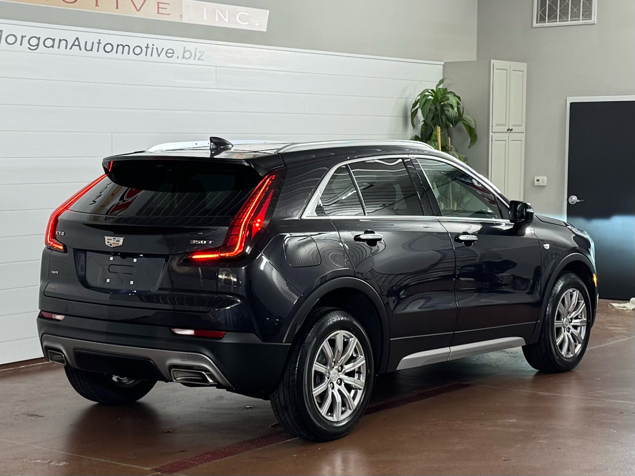 Used 2022 Cadillac XT4 Premium Luxury w/ Enhanced Visibility Package image 3
