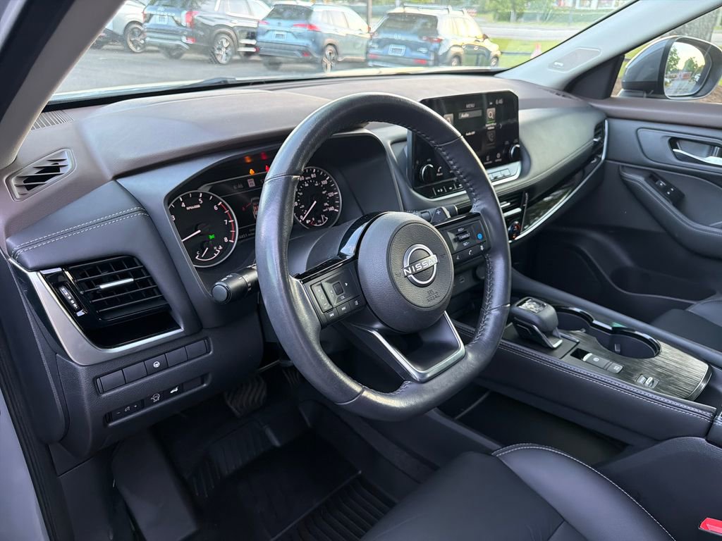 Used 2023 Nissan Rogue SL w/ SL Premium Package FWD image 18