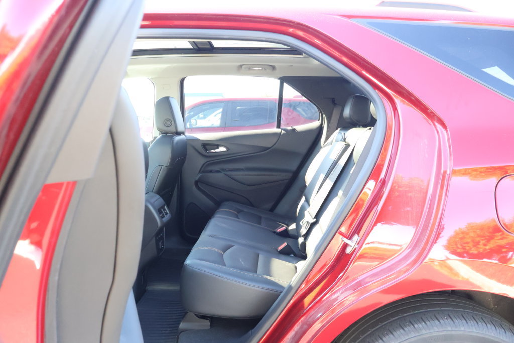 Used 2022 Chevrolet Equinox Premier AWD/4WD image 34