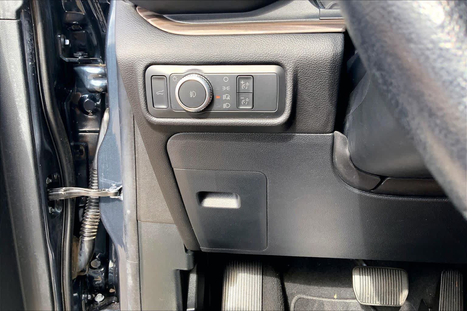 Used 2022 Ford Explorer Limited w/ Equipment Group 301A RWD image 36