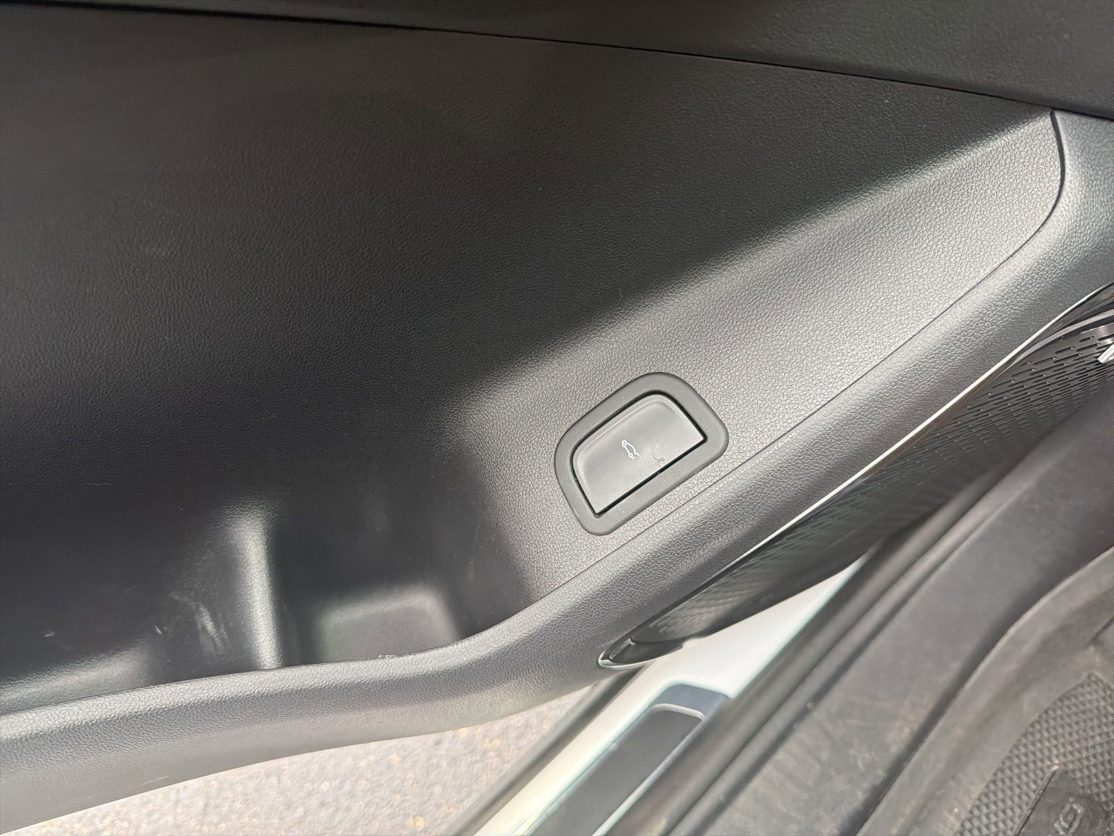 Certified 2024 GMC Acadia AT4 w/ Luxury Package image 21