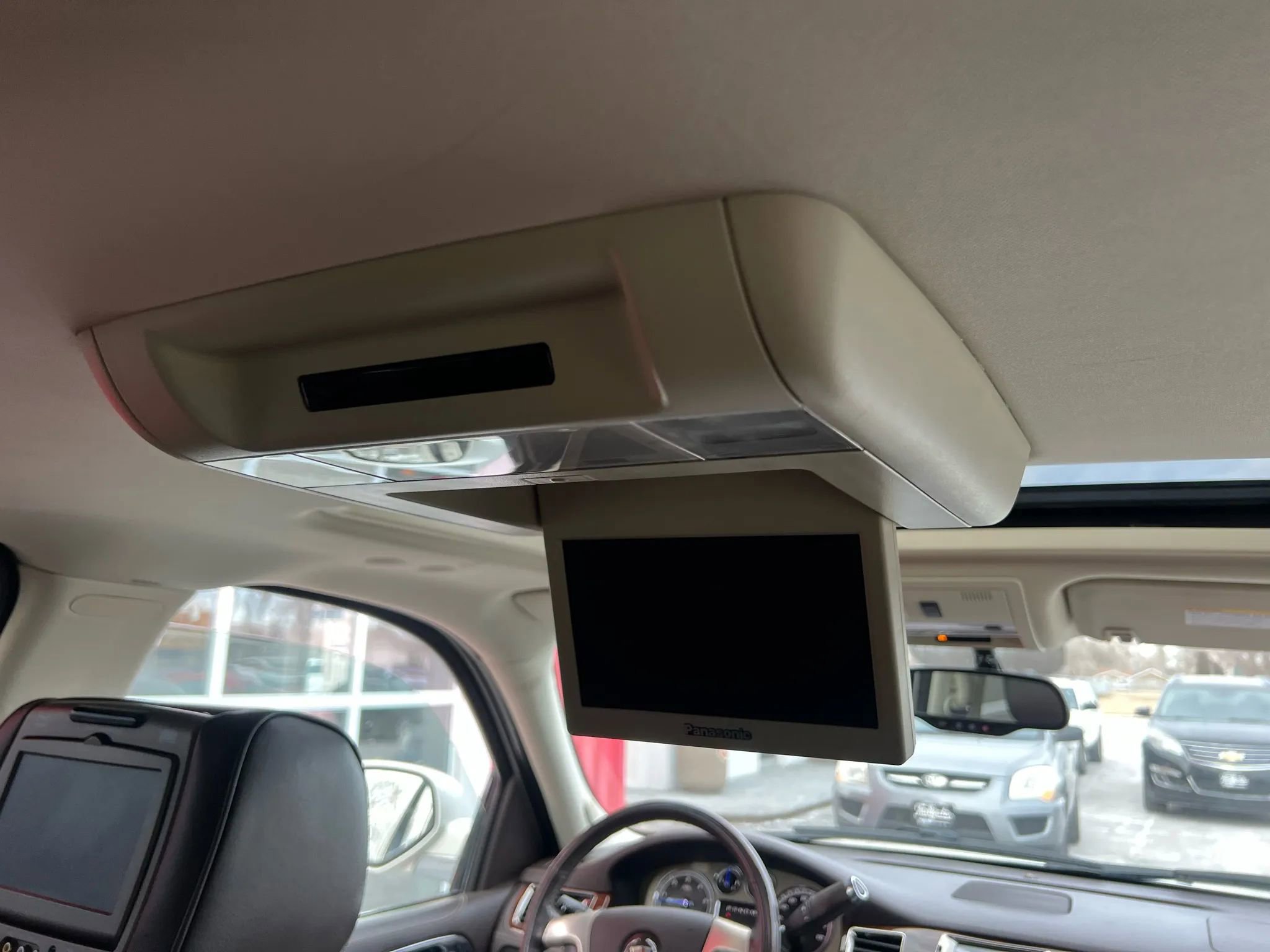 Used 2010 Cadillac Escalade Platinum image 21