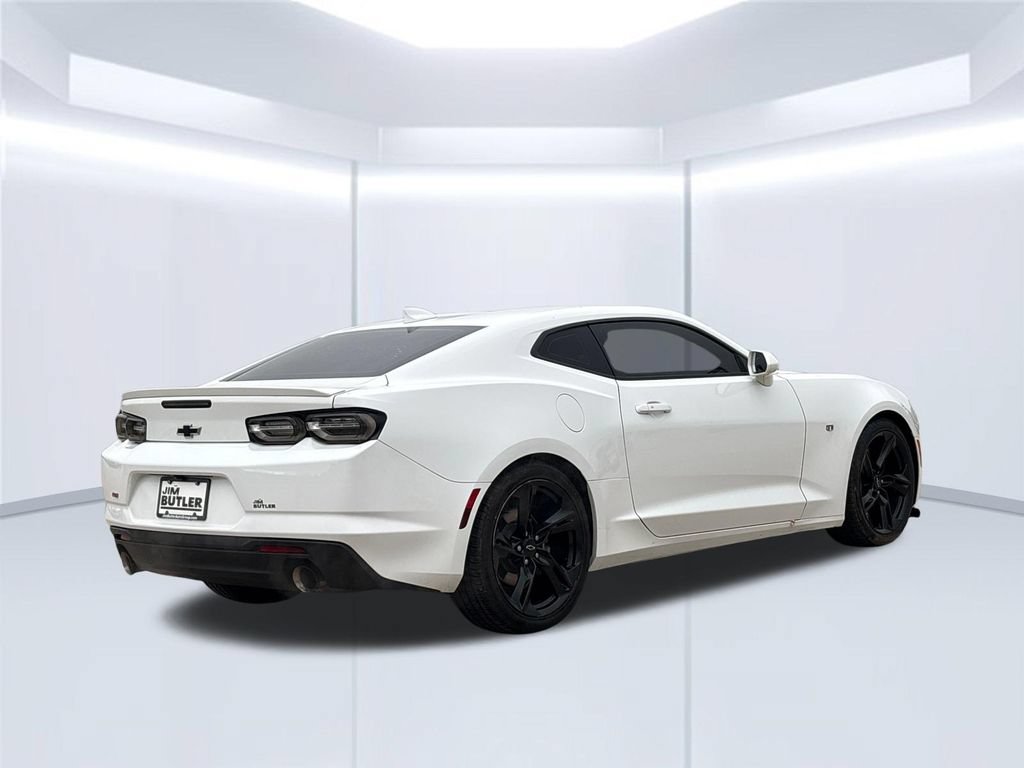Used 2020 Chevrolet Camaro LT w/ RS Package RWD image 6