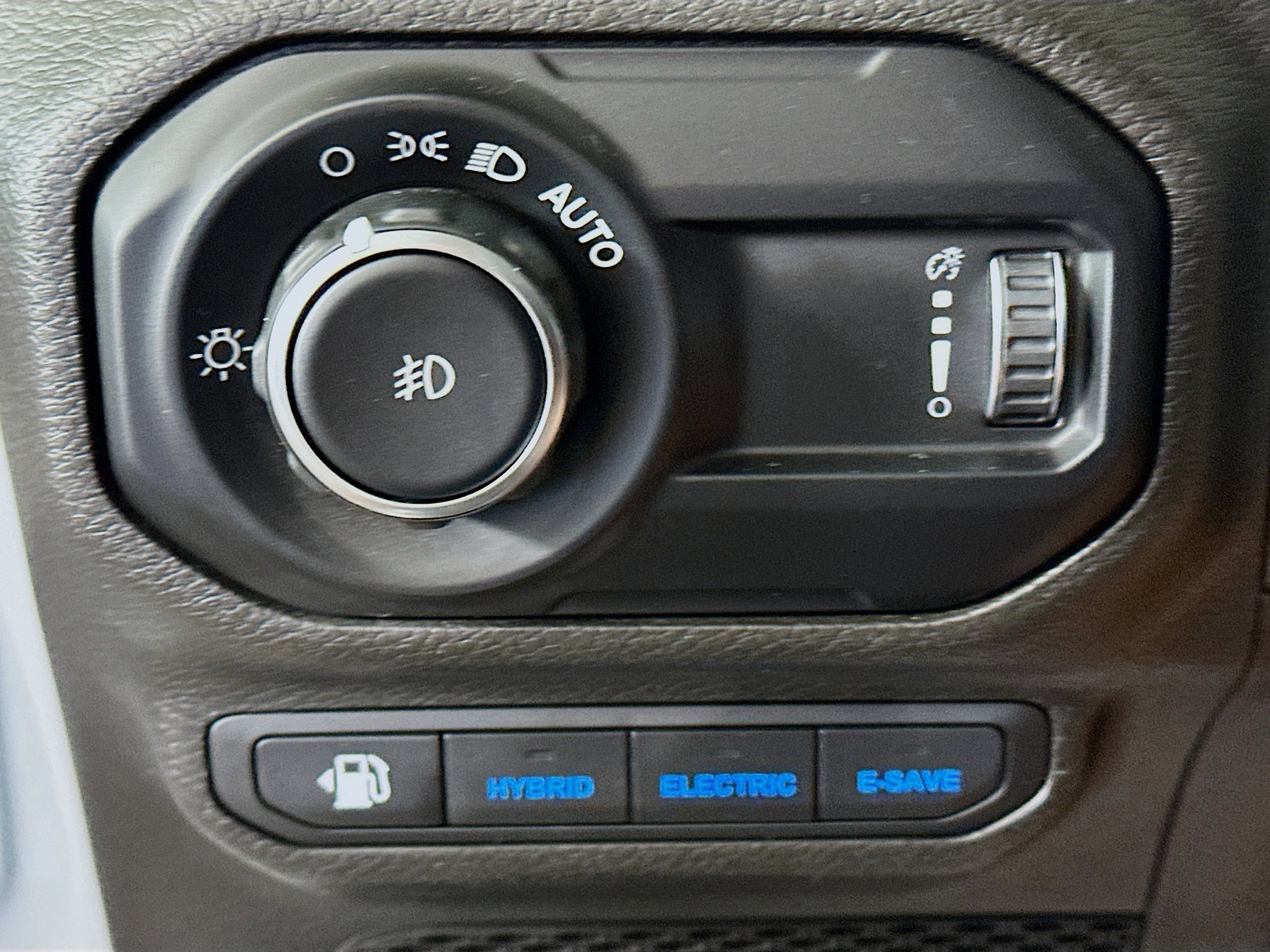 Used 2023 Jeep Wrangler Unlimited AWD/4WD image 17