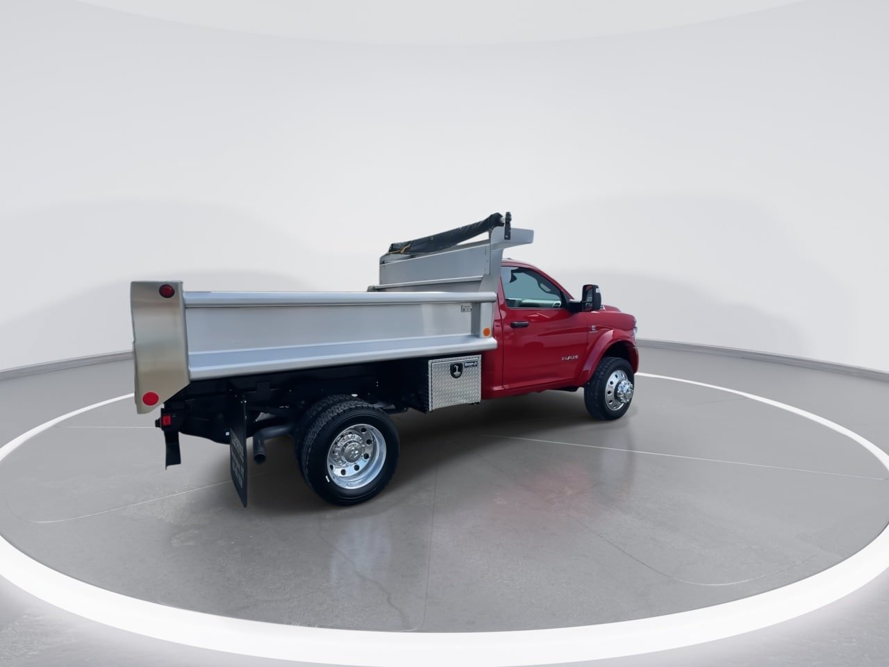 New 2026 RAM 5500 4x4 Regular Cab image 20