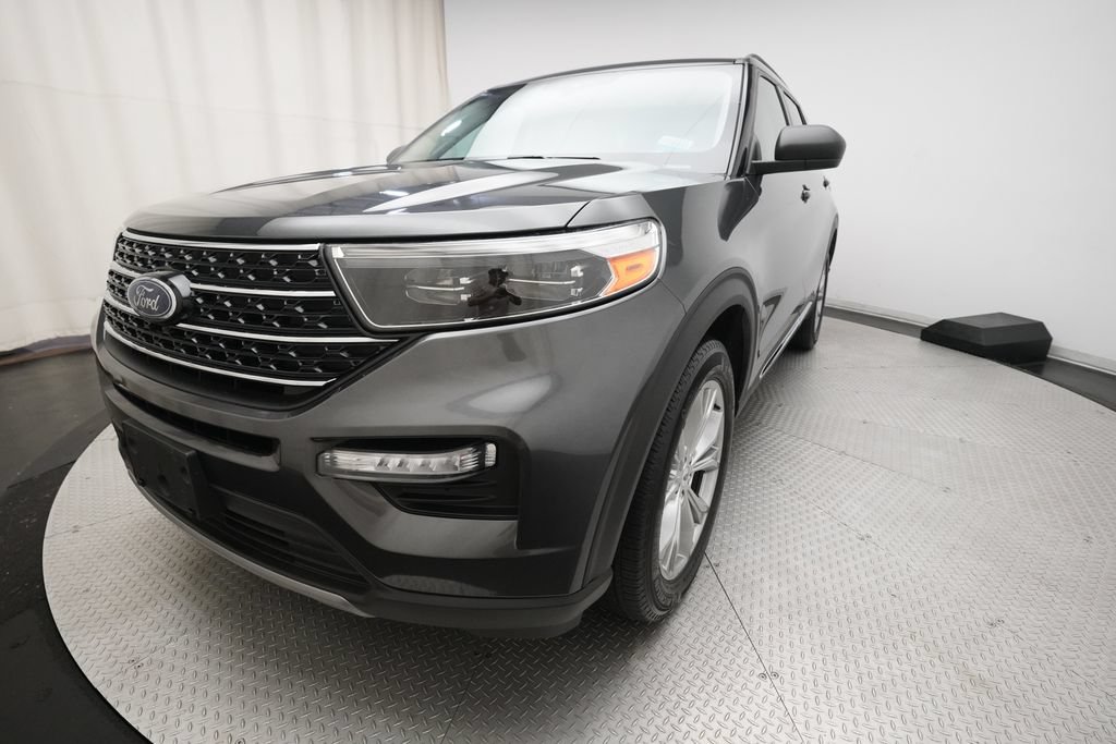 Used 2020 Ford Explorer XLT w/ Equipment Group 202A AWD/4WD image 12
