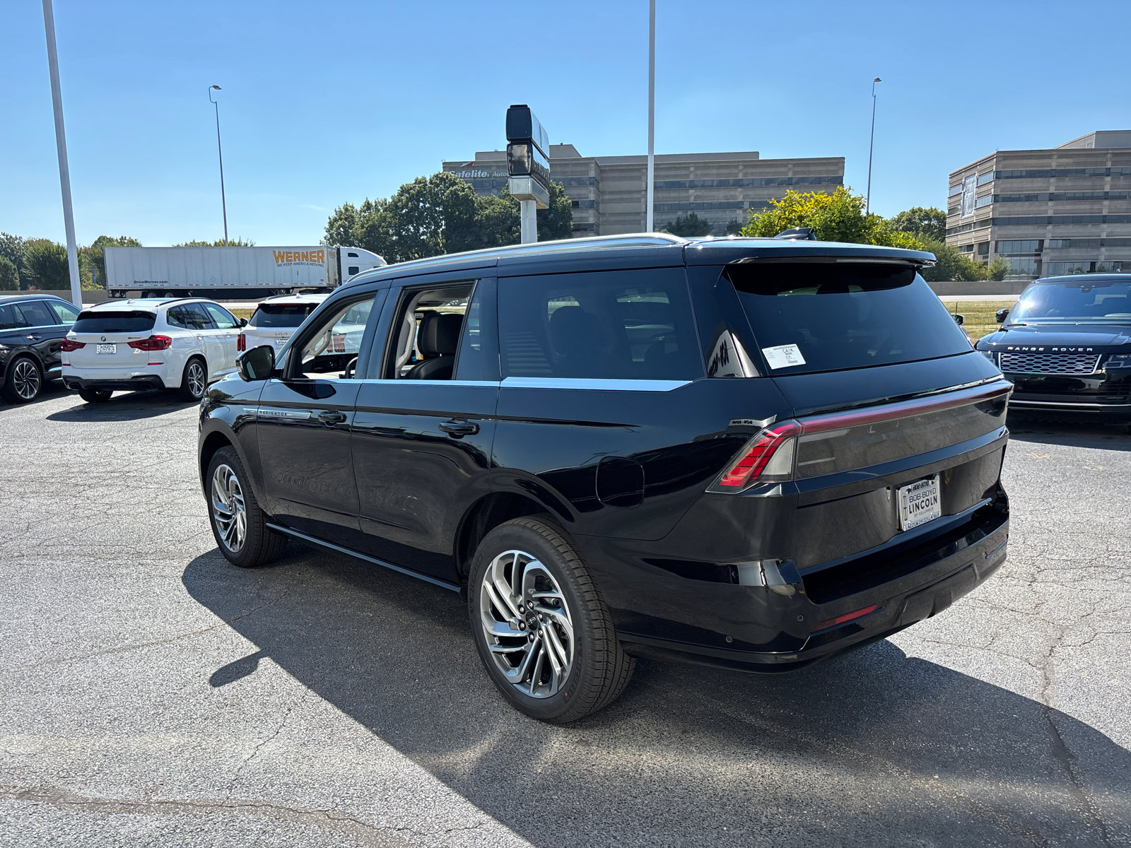 New 2025 Lincoln Navigator Reserve image 5