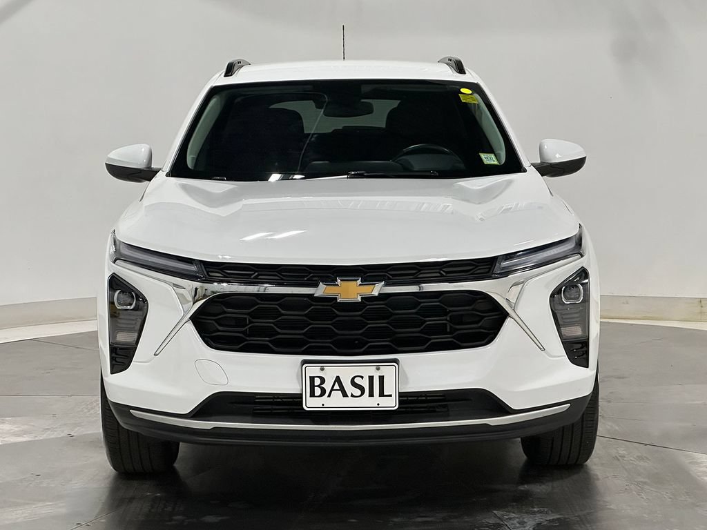 Used 2024 Chevrolet Trax LT w/ Driver Confidence Package FWD image 9